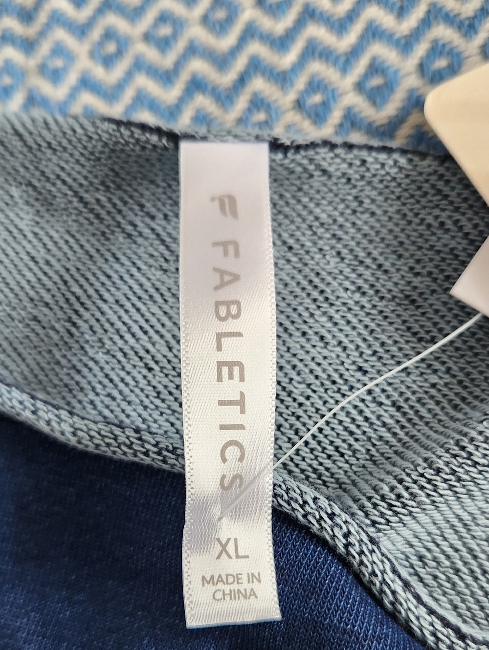 Fabletics Sweatshirt New! - Picture 2 of 10